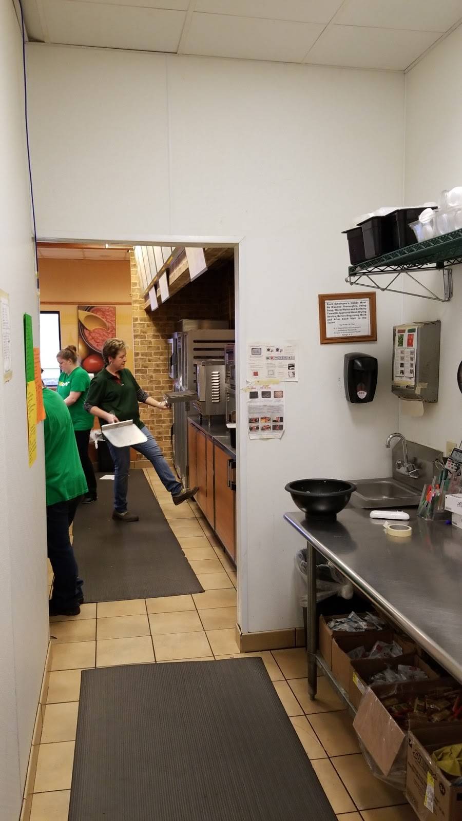 Subway | restaurant | 107 Byers St, Ellenboro, NC 28040, USA | 8284538442 OR +1 828-453-8442