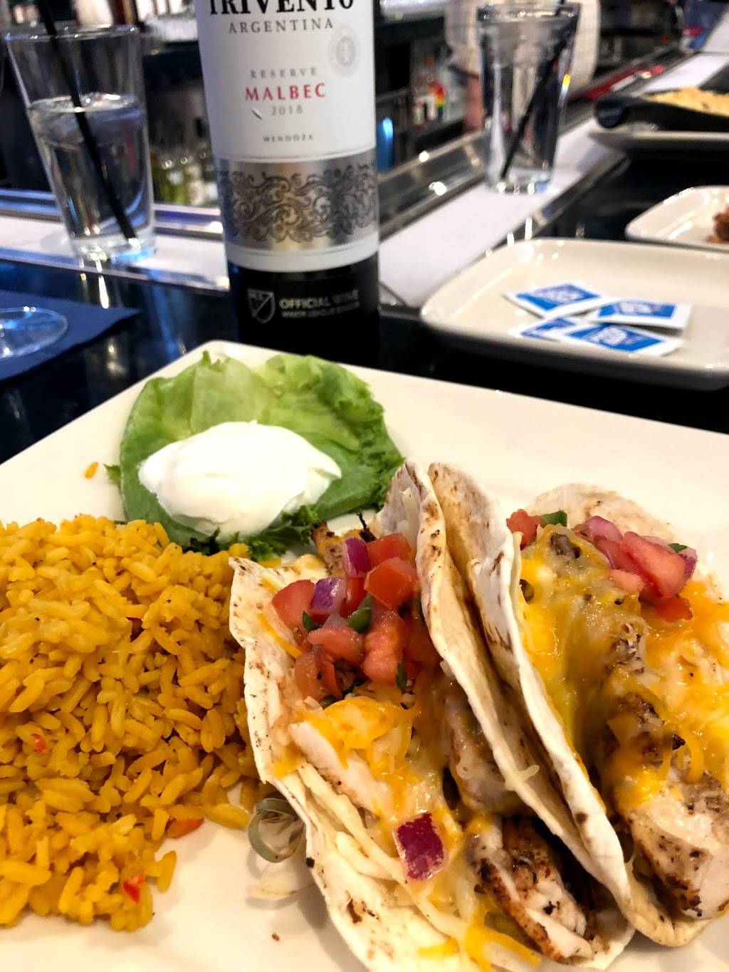 Blu Alehouse | restaurant | 1000 Palisades Center Dr E106, West Nyack, NY 10994, USA | 8453584258 OR +1 845-358-4258