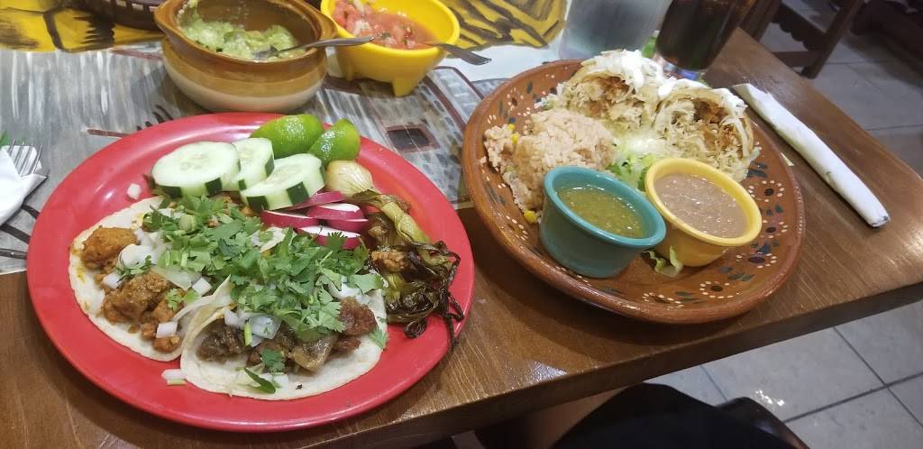 Molcajetes | restaurant | 3367 Bayshore Dr, Naples, FL 34112, USA | 2392345027 OR +1 239-234-5027