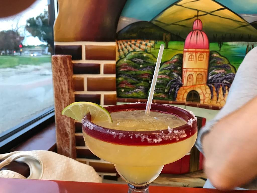 Mezcal 2 Mexican Bar And Grill | restaurant | 1841 Lincoln Way, Clinton, IA 52732, USA | 5632422288 OR +1 563-242-2288