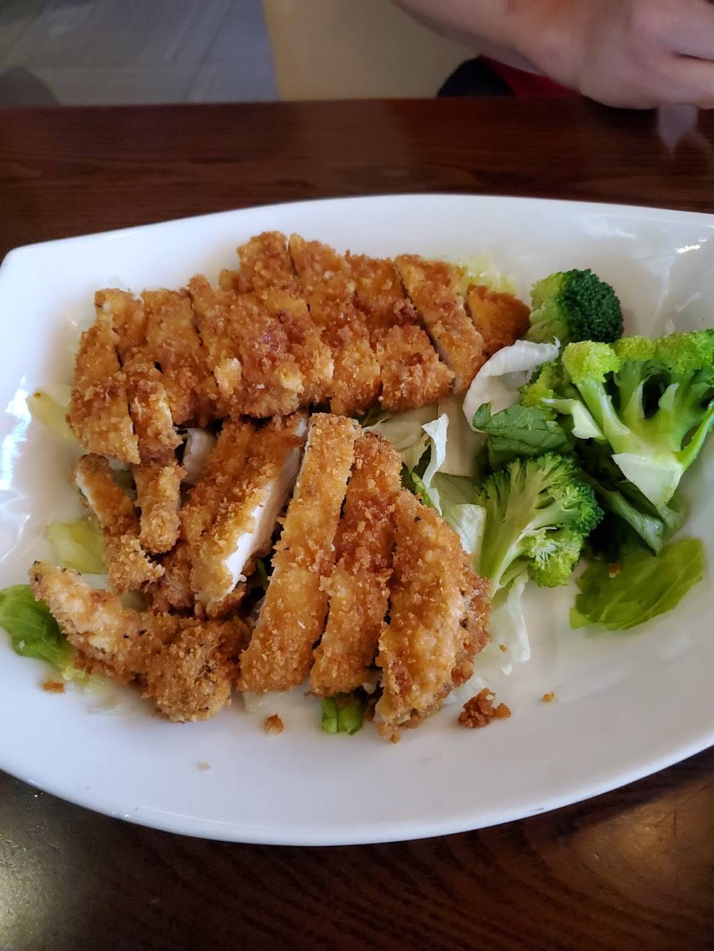 Red Ginger | restaurant | 1301 S Gilbert St Ste. 6, Iowa City, IA 52240, USA | 3193383336 OR +1 319-338-3336