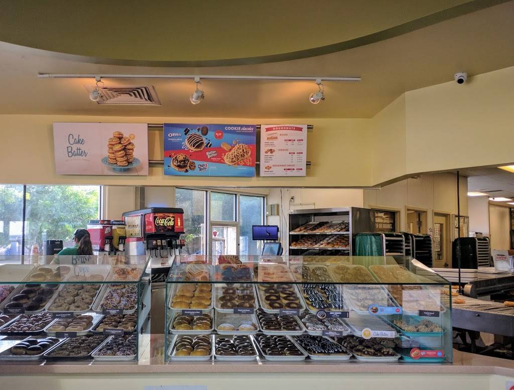 Krispy Kreme | bakery | 2600 S Cooper St, Arlington, TX 76015, USA | 8174600792 OR +1 817-460-0792