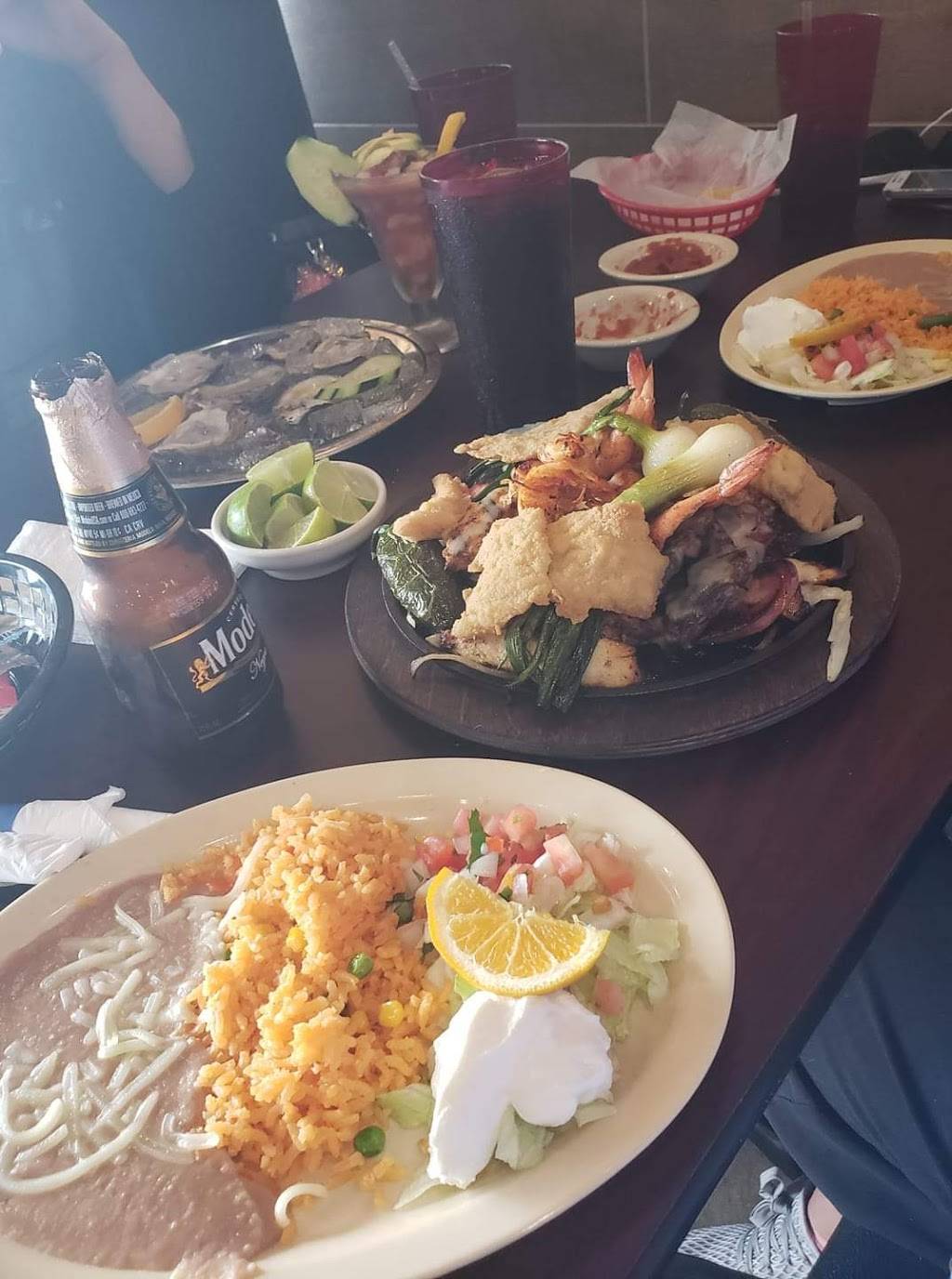 Mariscos La Marea Irving | restaurant | 2708 W Irving Blvd, Irving, TX 75061, USA | 9724570205 OR +1 972-457-0205