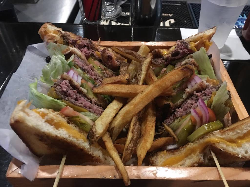 Js Tavern & The Sound House | restaurant | 711 Osborne St, St Marys, GA 31558, USA | 9125109400 OR +1 912-510-9400