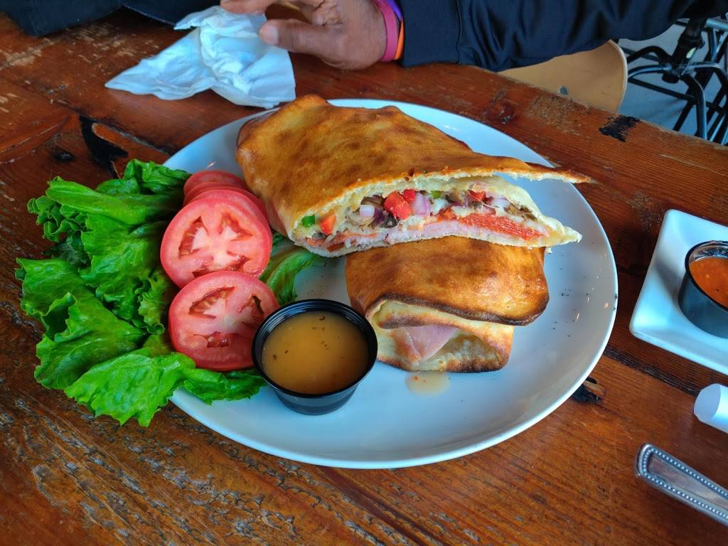 Flattop Pizza + Pool | restaurant | 600 W 6th Ave, Anchorage, AK 99501, USA | 9076777665 OR +1 907-677-7665