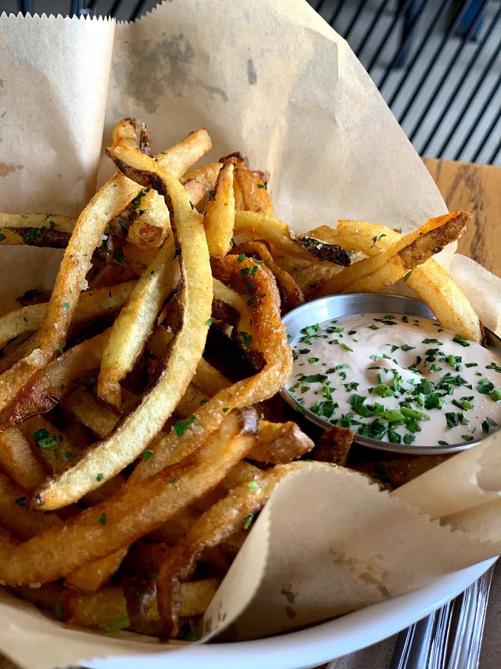 Pono Burger | restaurant | 829 Broadway, Santa Monica, CA 90401, USA | 3105847005 OR +1 310-584-7005