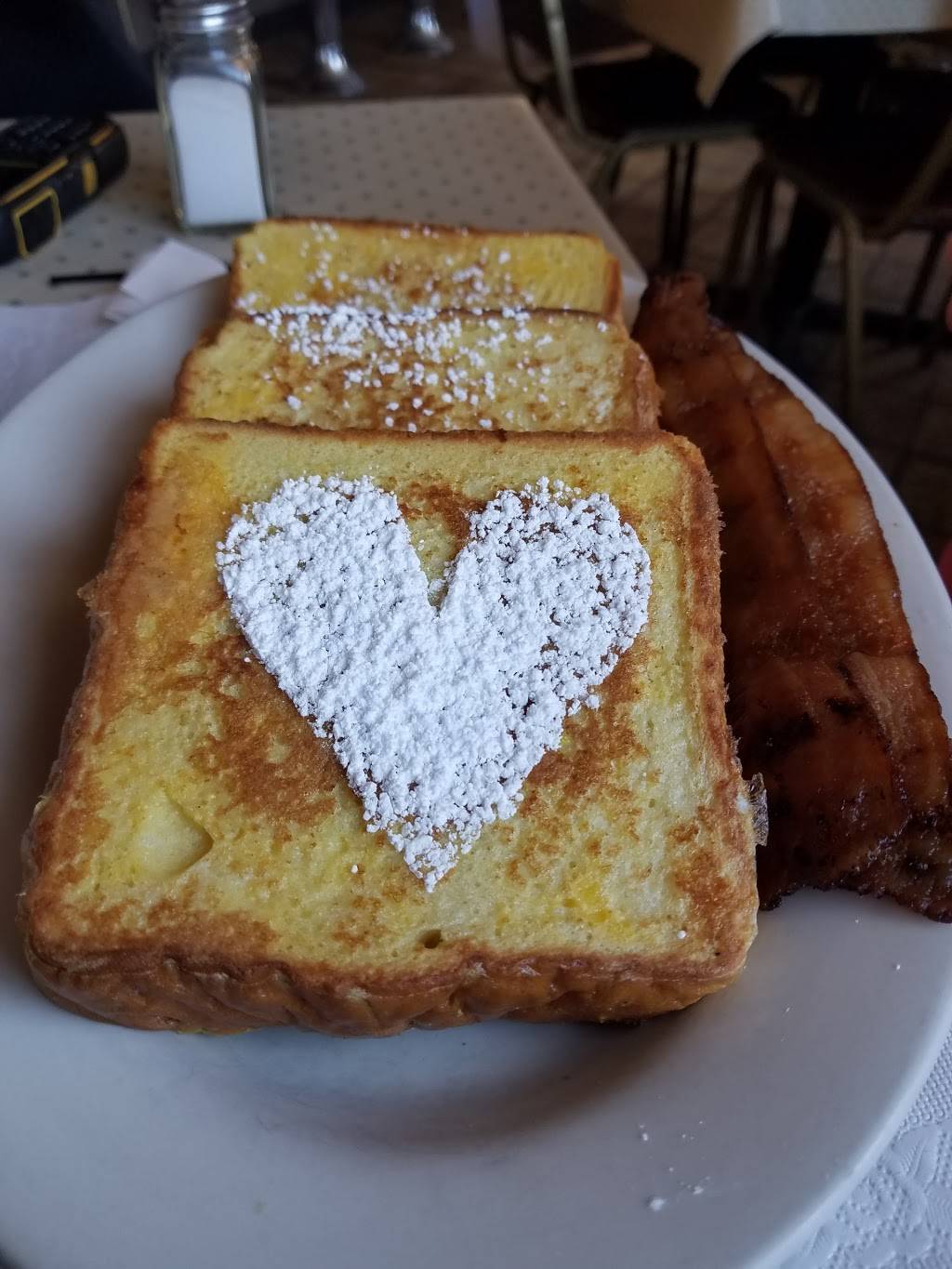 Sportsmans Cafe | restaurant | W11402 Co Rd X, Crivitz, WI 54114, USA | 7157573333 OR +1 715-757-3333