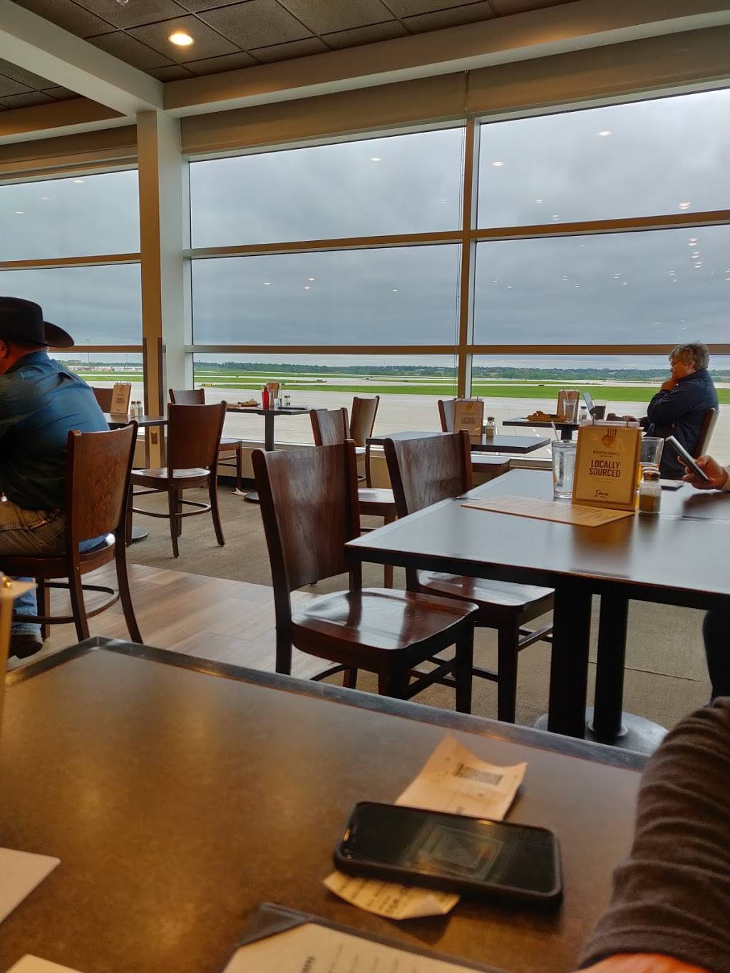 Portermill | restaurant | 5800 Fleur Dr, Des Moines, IA 50321, USA | 5152565347 OR +1 515-256-5347