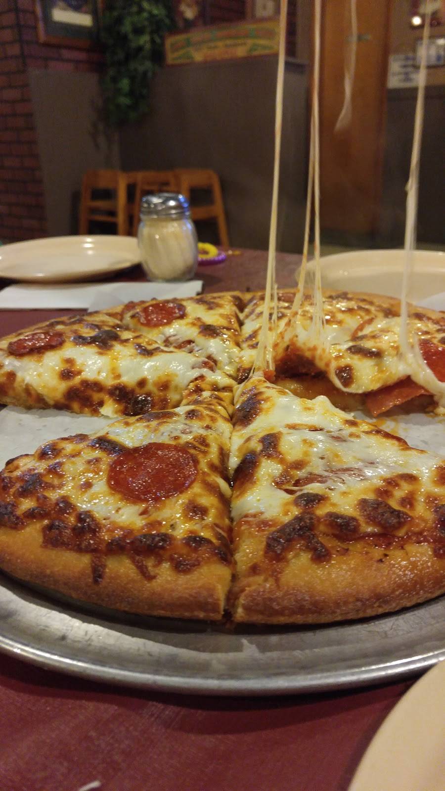 Nana Rosas Pizza | restaurant | 409 Main St, Reinbeck, IA 50669, USA | 3193452900 OR +1 319-345-2900