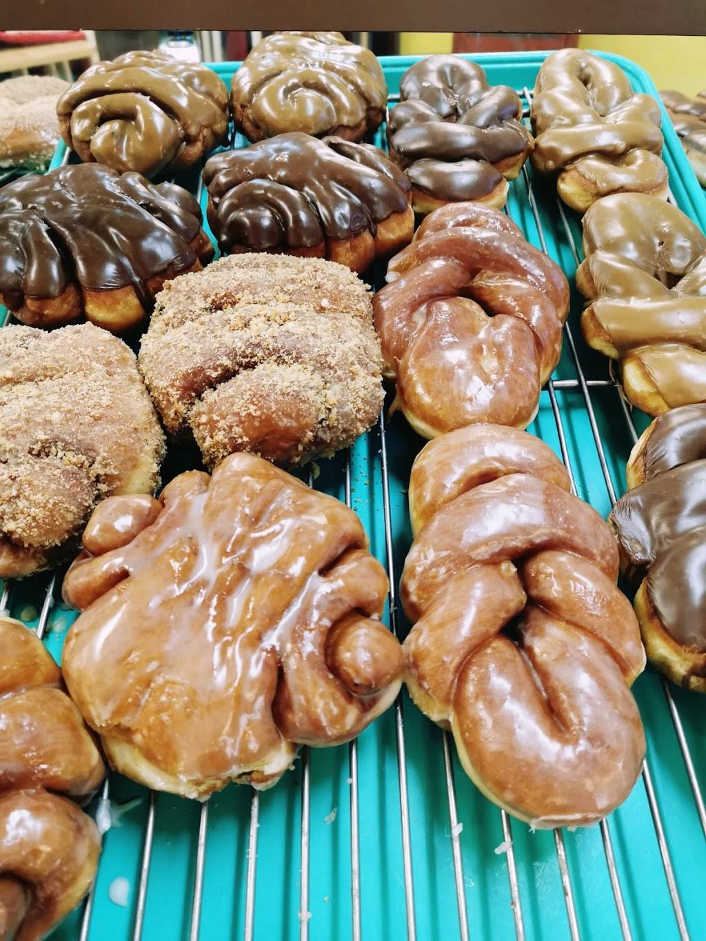 Fancy Donuts | restaurant | 1067 C St #130, Galt, CA 95632, USA | 2097454620 OR +1 209-745-4620