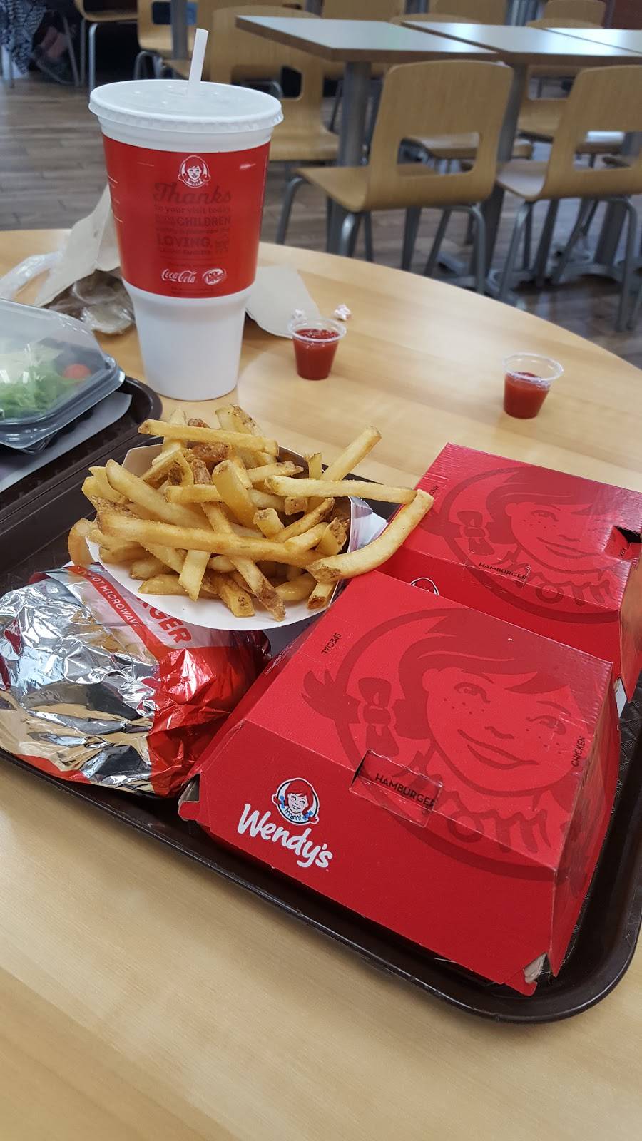 Wendys | restaurant | 156 Laconia Rd, Tilton, NH 03276, USA | 6032869644 OR +1 603-286-9644