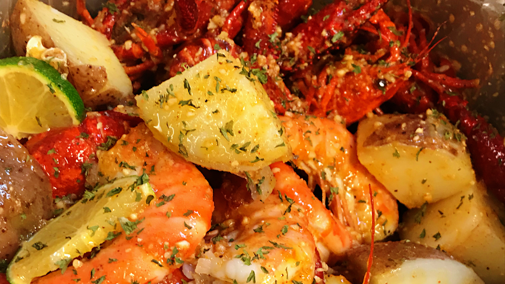 EZ Crab Shack | restaurant | 805 S Kirkman Rd #103, Orlando, FL 32811, USA | 4072379995 OR +1 407-237-9995