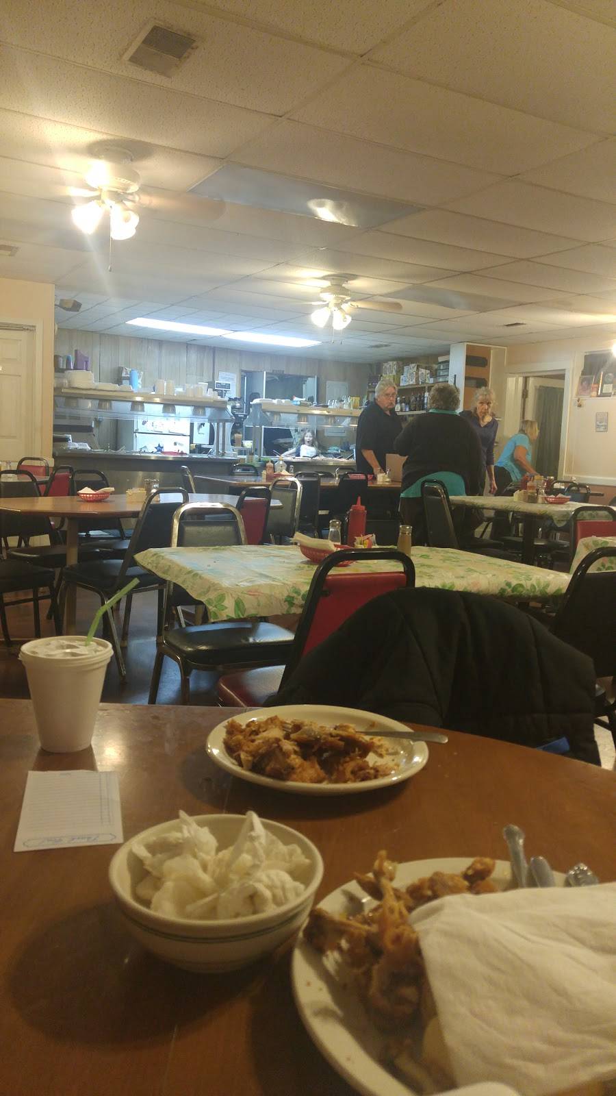 Country Cafe | restaurant | 1710 Fairview Blvd, Fairview, TN 37062, USA | 6157990215 OR +1 615-799-0215