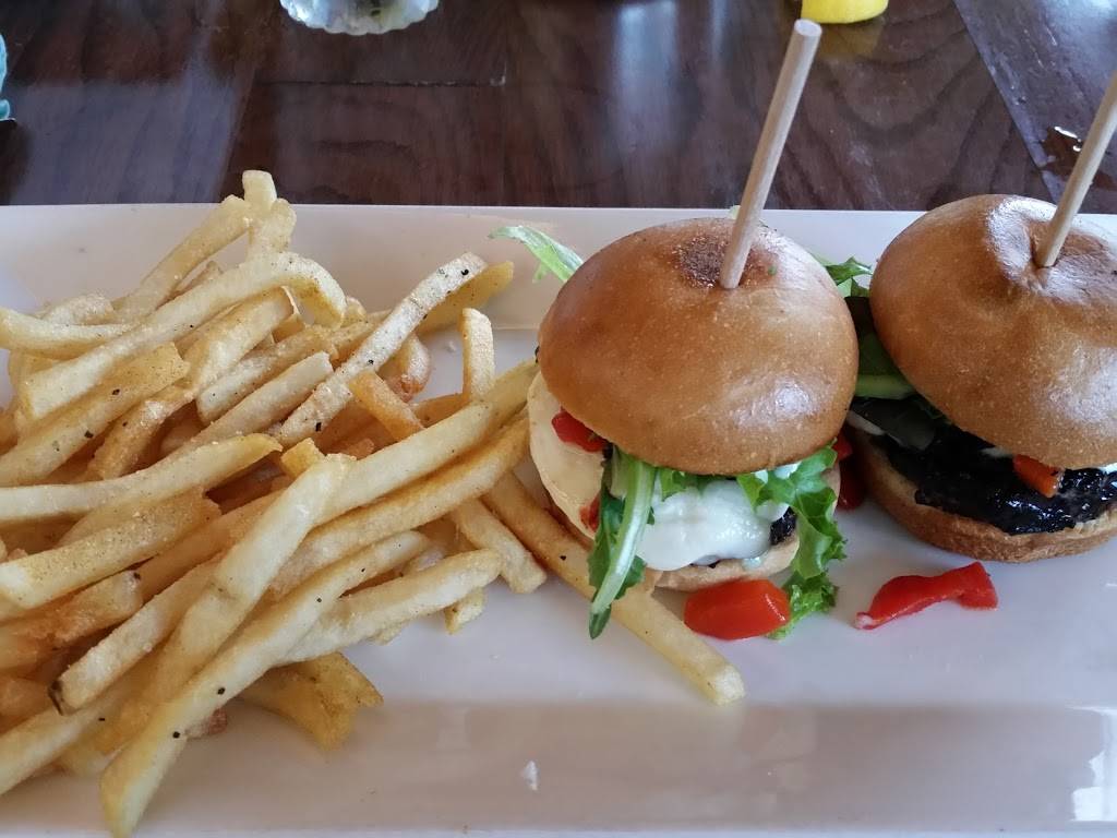 BLVD Seafood | restaurant | 2804 Avenue R 1/2, Galveston, TX 77550, USA | 4097622583 OR +1 409-762-2583