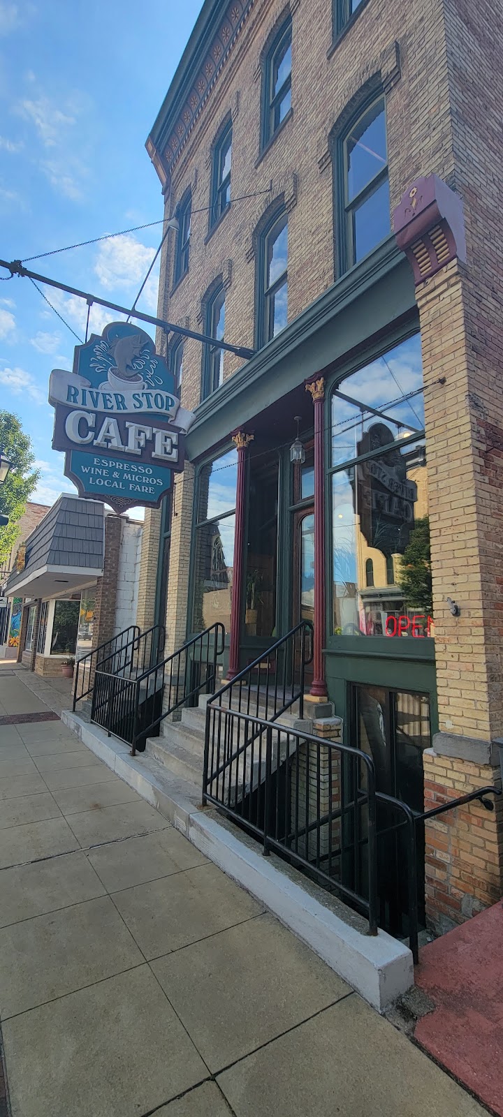 River Stop Cafe | cafe | 52 State Rd, Newaygo, MI 49337, USA | 2316525282 OR +1 231-652-5282