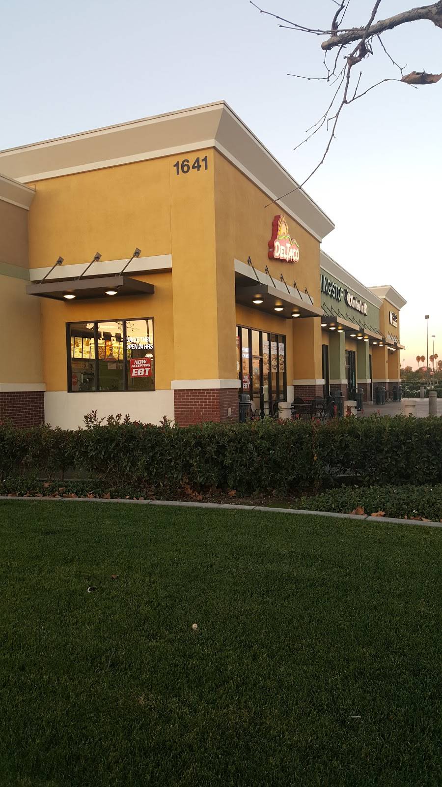 Del Taco | meal takeaway | 1641 Alameda St, Compton, CA 90220, USA | 3106082325 OR +1 310-608-2325