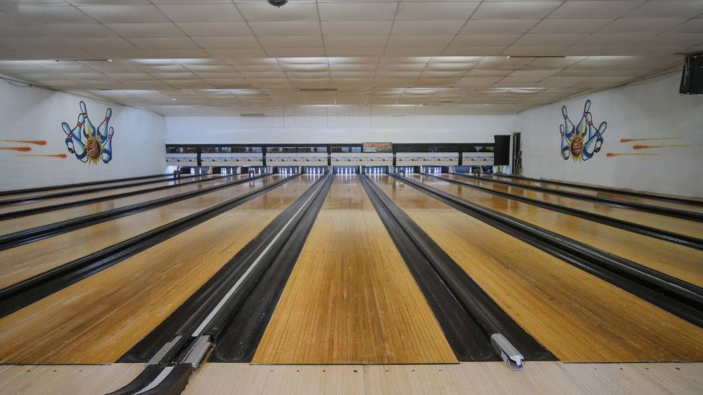 Kingsway Lanes & Restaurant | restaurant | 215 Riverside Dr, Welland, ON L3C 5E3, Canada | 9057352141 OR +1 905-735-2141