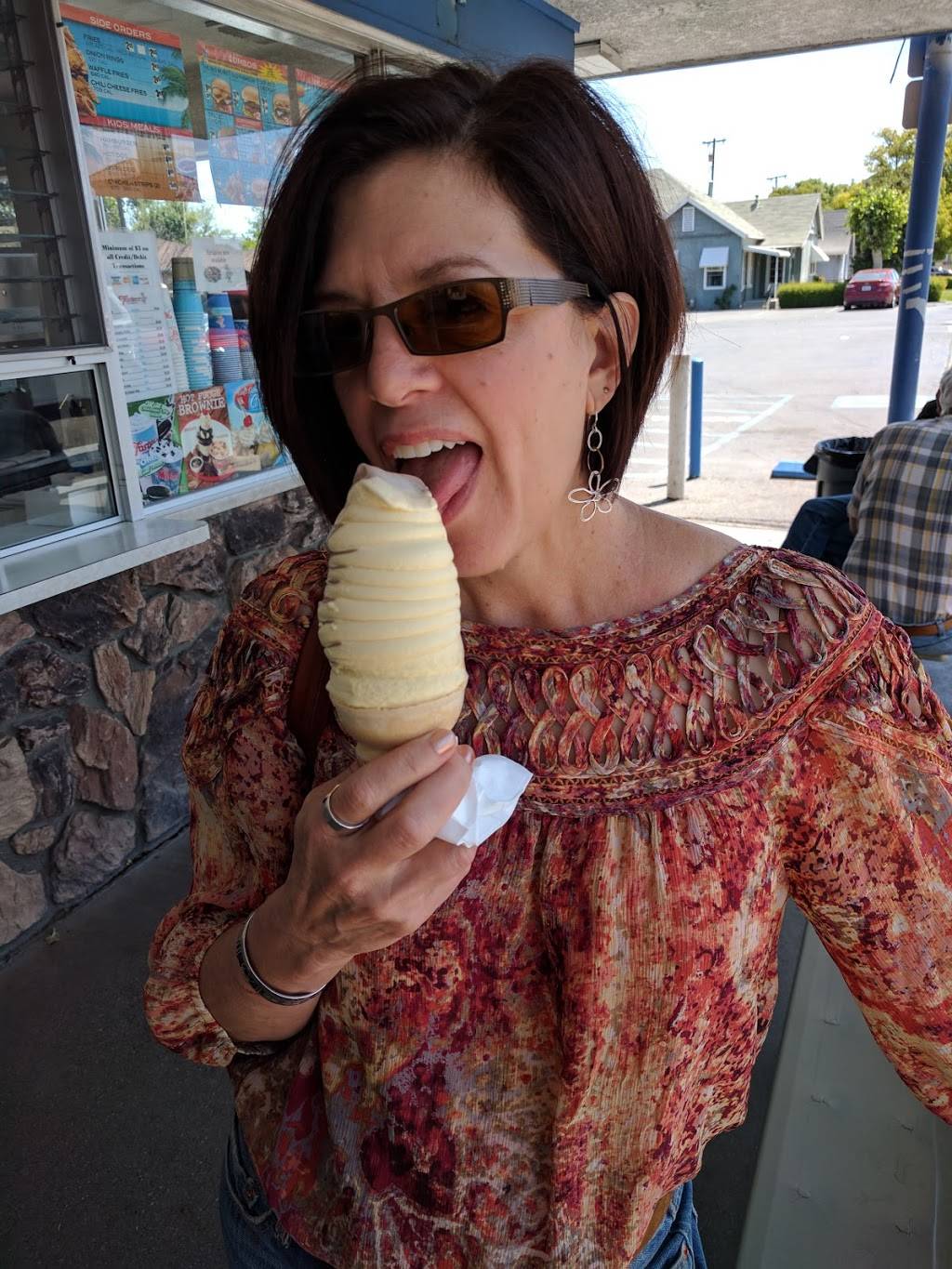 Fosters Freeze | restaurant | 906 E Pacheco Blvd, Los Banos, CA 93635, USA | 2098264195 OR +1 209-826-4195