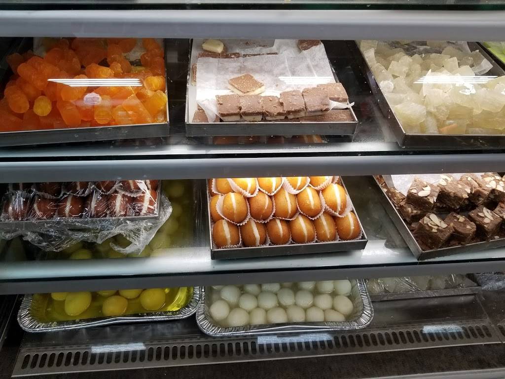 Lallys Sweets & Tandoori Restaurant | restaurant | 499 Ray Lawson Blvd, Brampton, ON L6Y 4E6, Canada | 9054506464 OR +1 905-450-6464