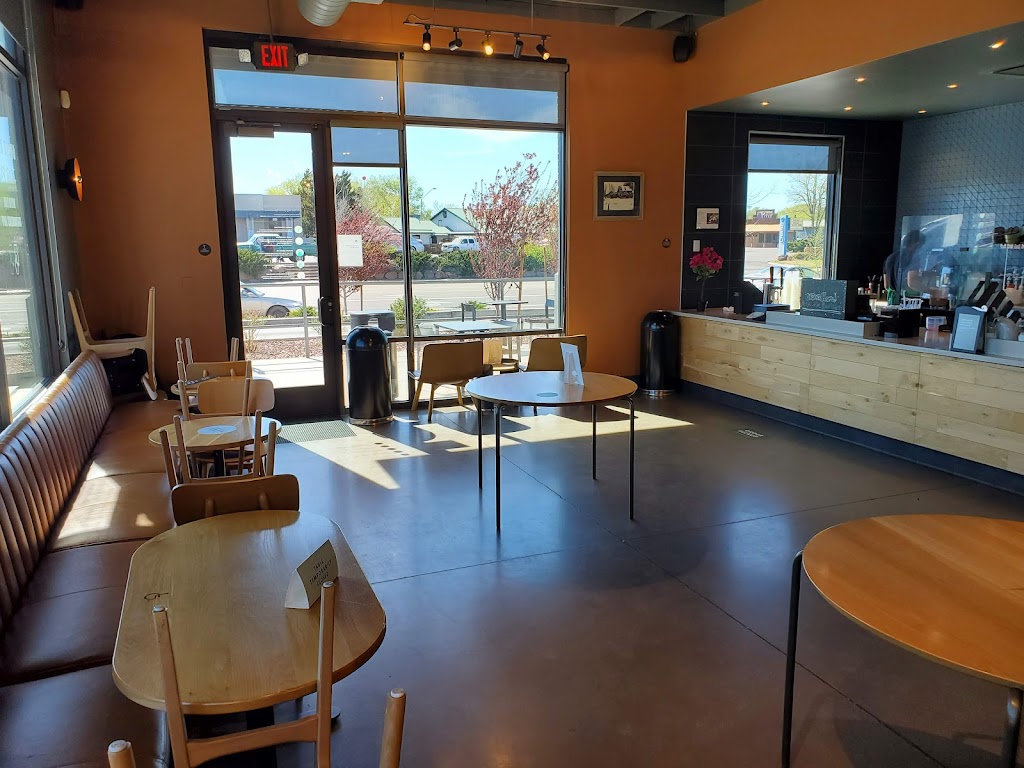 Starbucks | cafe | 421 N White Mountain Rd, Show Low, AZ 85901, USA | 9285328681 OR +1 928-532-8681