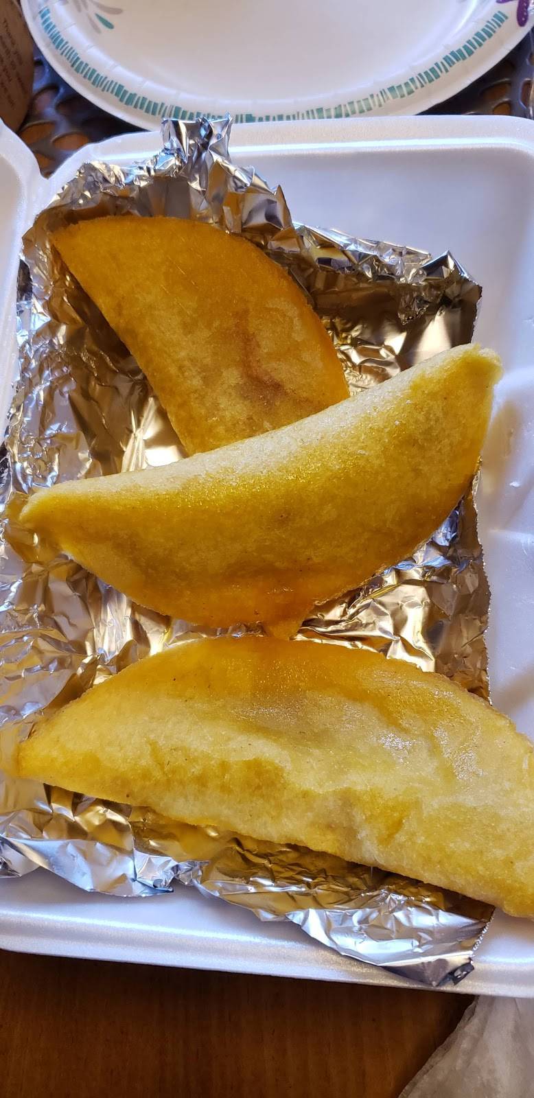 La casa de la Empanada Colombiana | restaurant | 815 Blooming Grove Turnpike, New Windsor, NY 12553, USA | 8456707396 OR +1 845-670-7396