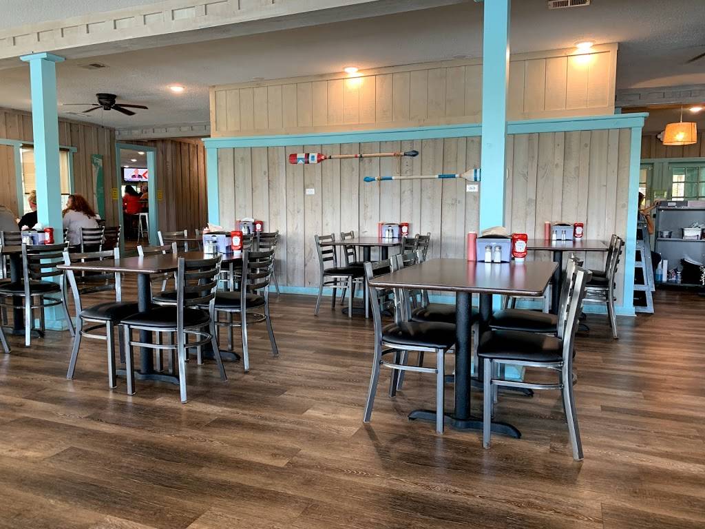 Bettys Waterfront Restaurant | restaurant | 1045 B-Var Rd SW, Supply, NC 28462, USA | 9108423381 OR +1 910-842-3381