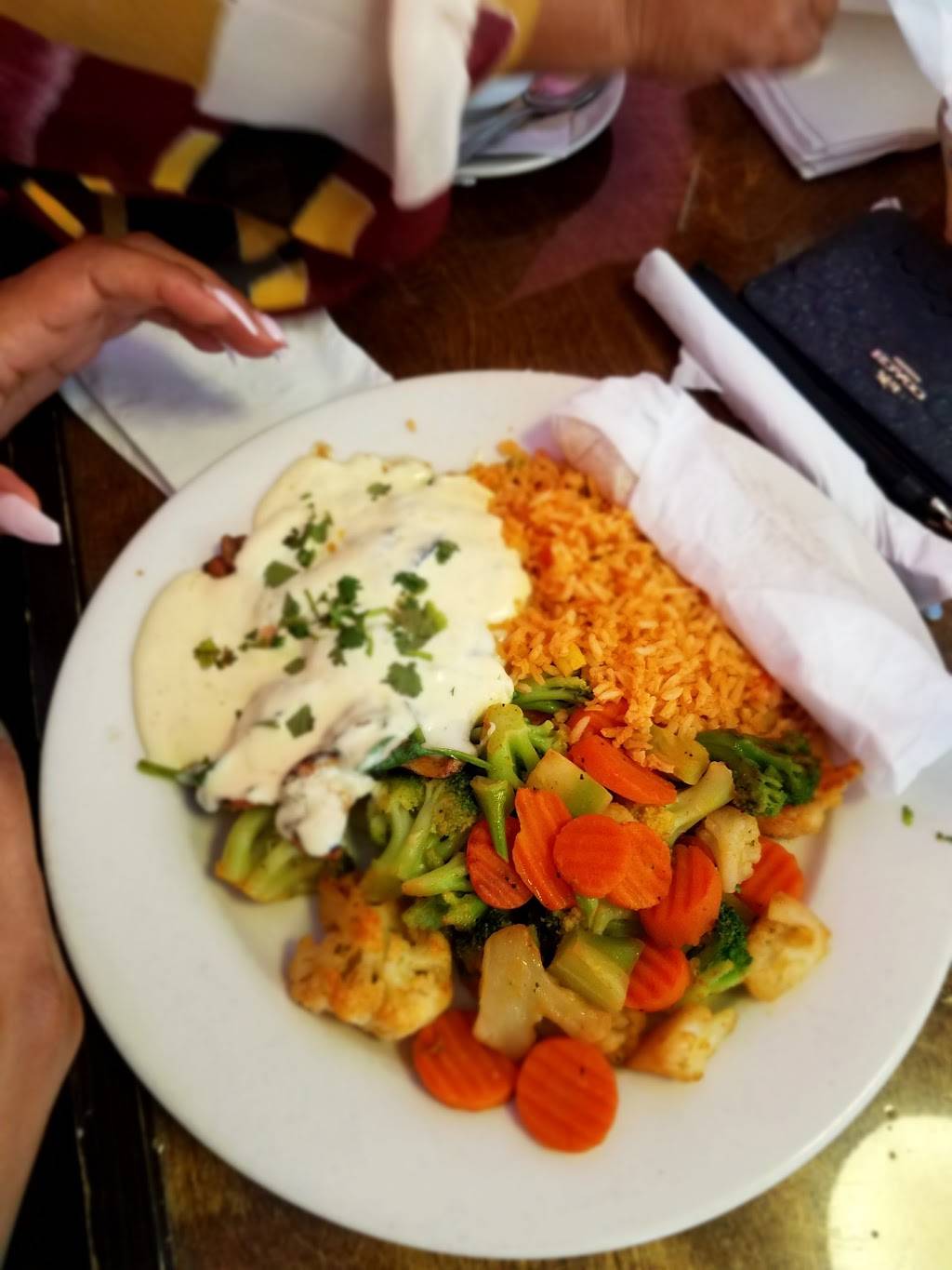 El Habanero Bar & Grill | restaurant | 6685 Eastex Fwy, Beaumont, TX 77706, USA | 4092231661 OR +1 409-223-1661