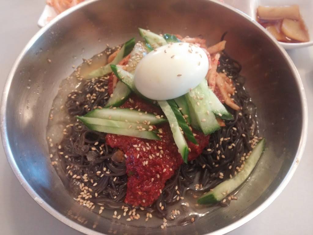 Korean BBQ Town | restaurant | 30 Wellington St, St. Catharines, ON L2R 5P8, Canada | 9053413621 OR +1 905-341-3621