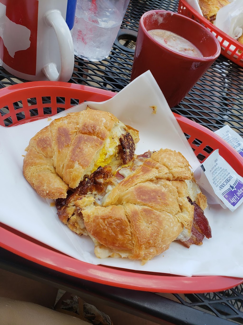 Kaffeine Coffee Cafe | cafe | 5225 Almeda Rd, Houston, TX 77004, USA | 8007569060 OR +1 800-756-9060