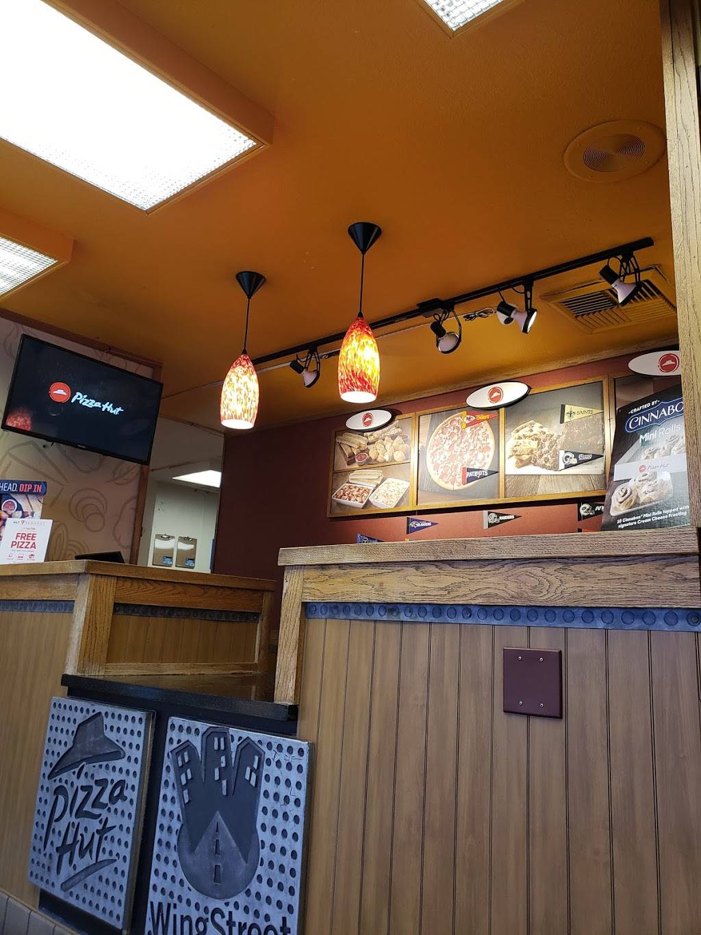 Pizza Hut | restaurant | 6650 W Bethany Home Rd, Glendale, AZ 85301, USA | 6239311598 OR +1 623-931-1598