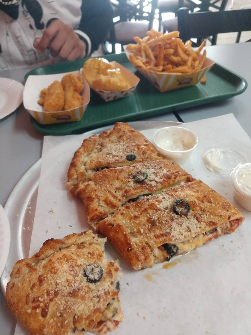 Queen Pizza & krispy Krunchy Chicken | restaurant | 2697 Mt Vernon Ave #B, Bakersfield, CA 93306, USA | 6614930205 OR +1 661-493-0205