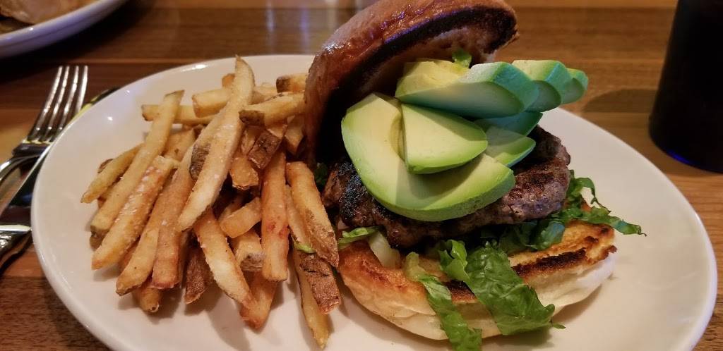 Freddy Valentines Public House | restaurant | 134 W Jefferson St, Spring Green, WI 53588, USA | 6085880220 OR +1 608-588-0220