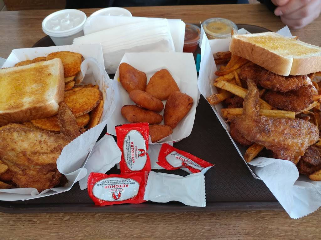 Hickory Hut | restaurant | 647 University Ave W, St Paul, MN 55104, USA | 6512249464 OR +1 651-224-9464