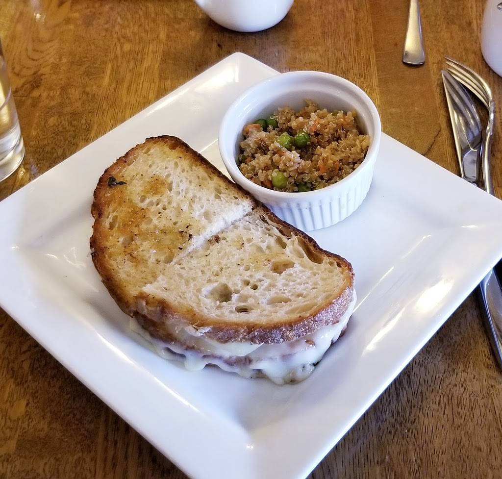 Café Muse | restaurant | 418 S Washington Ave, Royal Oak, MI 48067, USA | 2485444749 OR +1 248-544-4749