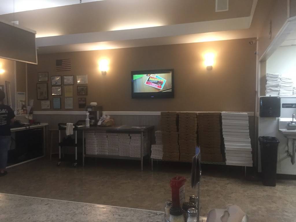 Vivaldis Pizzeria | restaurant | 5 Cheshire Rd #32, Pittsfield, MA 01201, USA | 4132365633 OR +1 413-236-5633