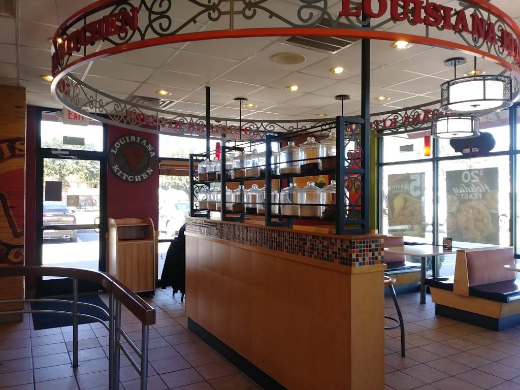 Popeyes Louisiana Kitchen | restaurant | 8120 E R L Thornton Fwy, Dallas, TX 75228, USA | 2143812538 OR +1 214-381-2538