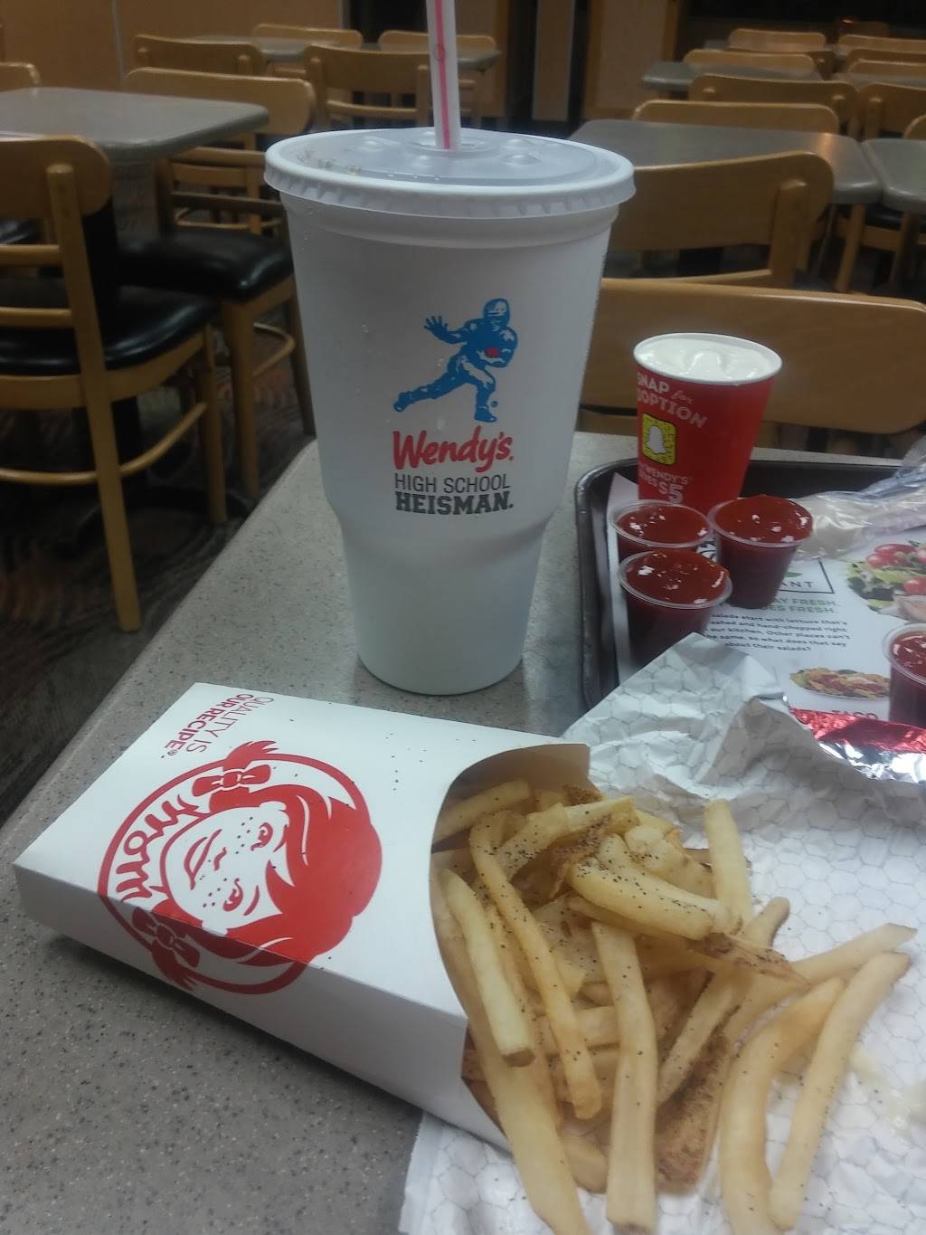Wendys | restaurant | 2027 Maysville Ave, Zanesville, OH 43701, USA | 7404530000 OR +1 740-453-0000