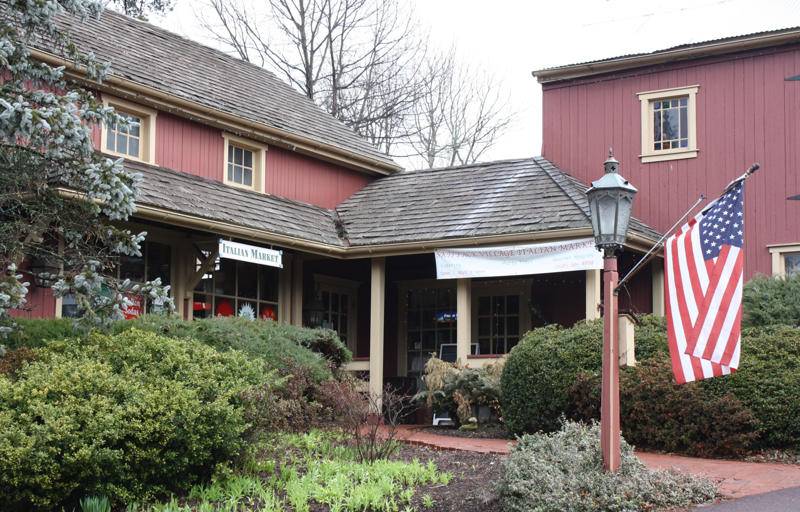 Skippack Village Italian Market | meal takeaway | 4101 Skippack Pike, Skippack, PA 19474, USA | 6105844050 OR +1 610-584-4050