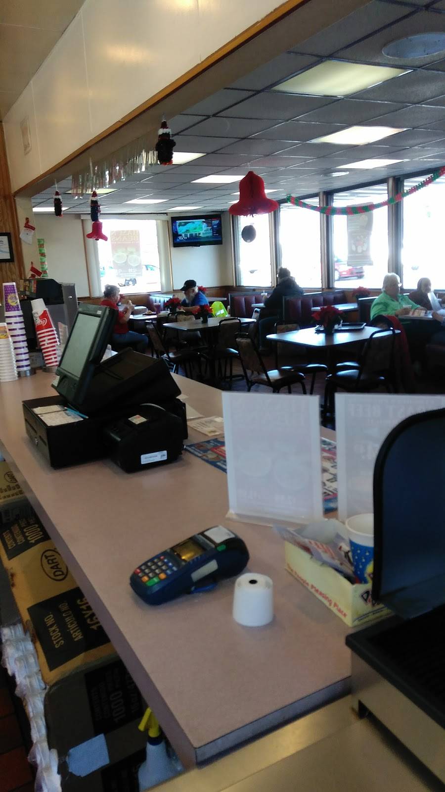 Penguin Point | restaurant | 301 Lusher Ave, Elkhart, IN 46517, USA | 5742935247 OR +1 574-293-5247