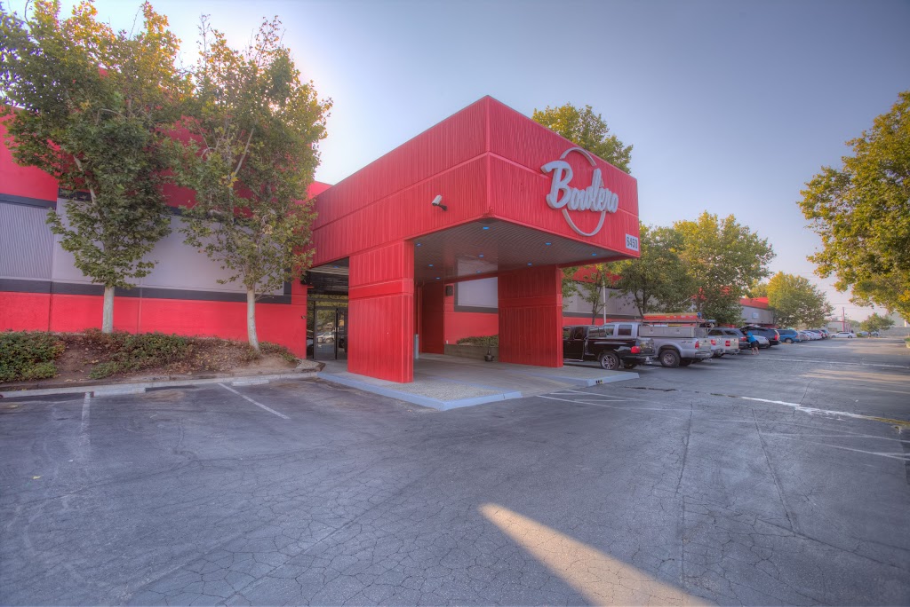 Bowlero Fresno | restaurant | 6450 N Blackstone Ave, Fresno, CA 93710, USA | 5594313711 OR +1 559-431-3711