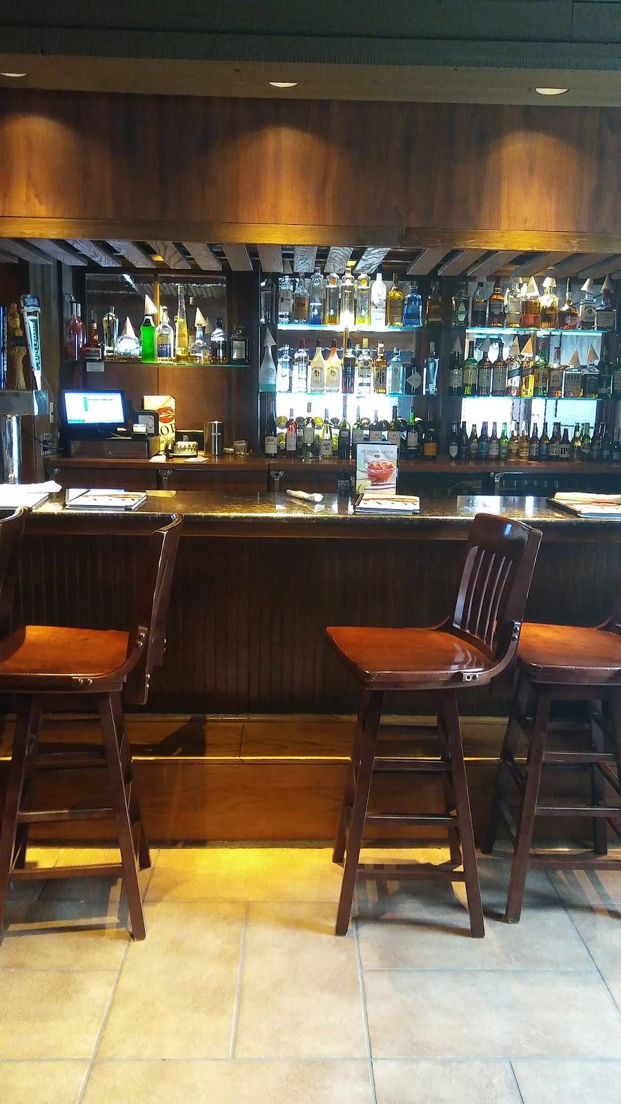 Red Lobster | restaurant | 4485 Main St, Bridgeport, CT 06606, USA | 2033714848 OR +1 203-371-4848