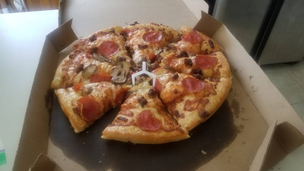 Pizza Hut | meal takeaway | 10815 Veterans Memorial Dr #1300, Houston, TX 77067, USA | 2815871792 OR +1 281-587-1792