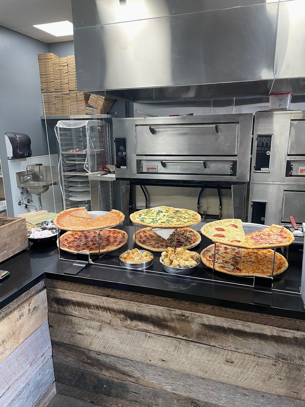 Flippin Pizza | restaurant | 33621 Del Obispo St Suite D, Dana Point, CA 92629, USA | 9492764336 OR +1 949-276-4336