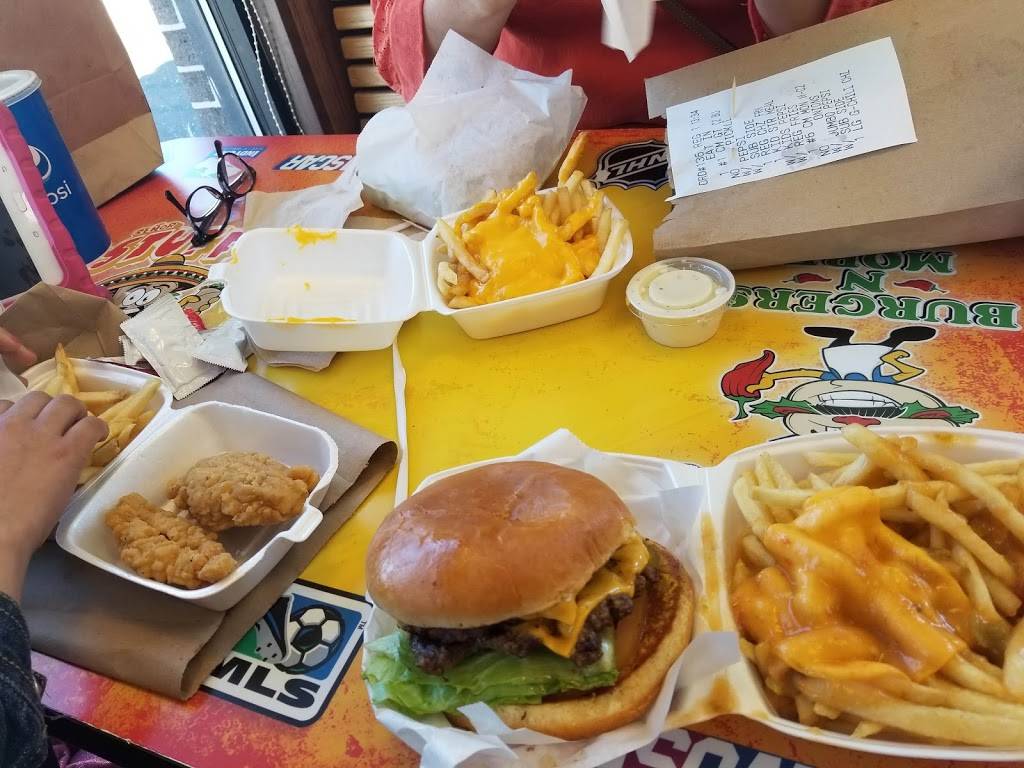 Julians Burgers and More | restaurant | 5500 Central Ave SW, Albuquerque, NM 87105, USA | 5054334892 OR +1 505-433-4892