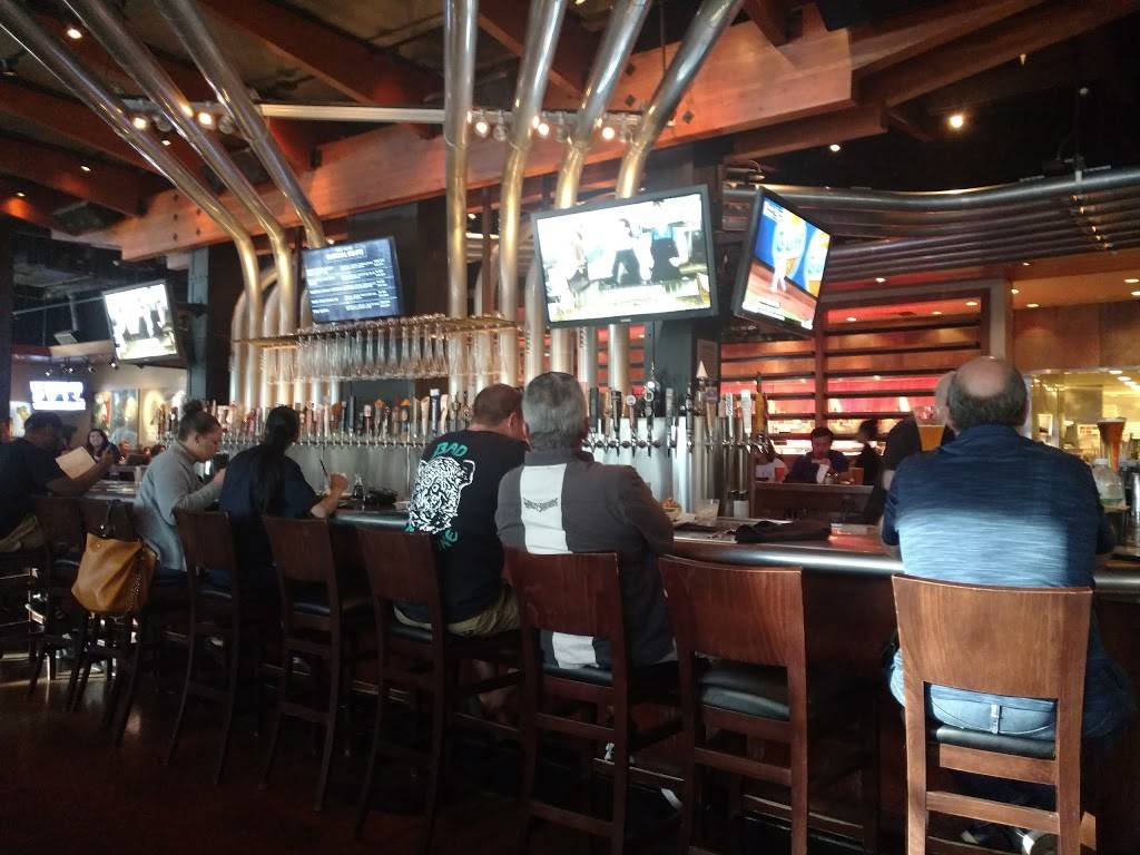 Yard House | restaurant | 3775 Tyler St, Riverside, CA 92503, USA | 9516889273 OR +1 951-688-9273