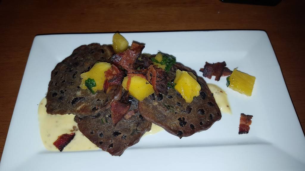 Black Krim Tavern | restaurant | 21 Merchants Row, Randolph, VT 05060, USA | 8027286776 OR +1 802-728-6776