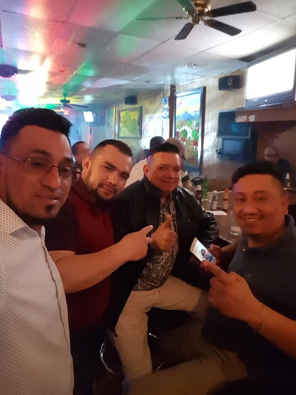 Restaurante El Salvador | restaurant | 4805 Columbia Pike, Arlington, VA 22204, USA | 7035213225 OR +1 703-521-3225