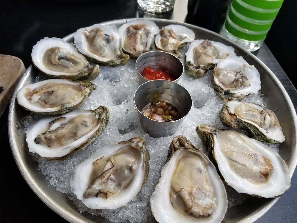 Tstreet Roadhouse | restaurant | 445 S Teller St, Lakewood, CO 80226, USA | 3039365179 OR +1 303-936-5179