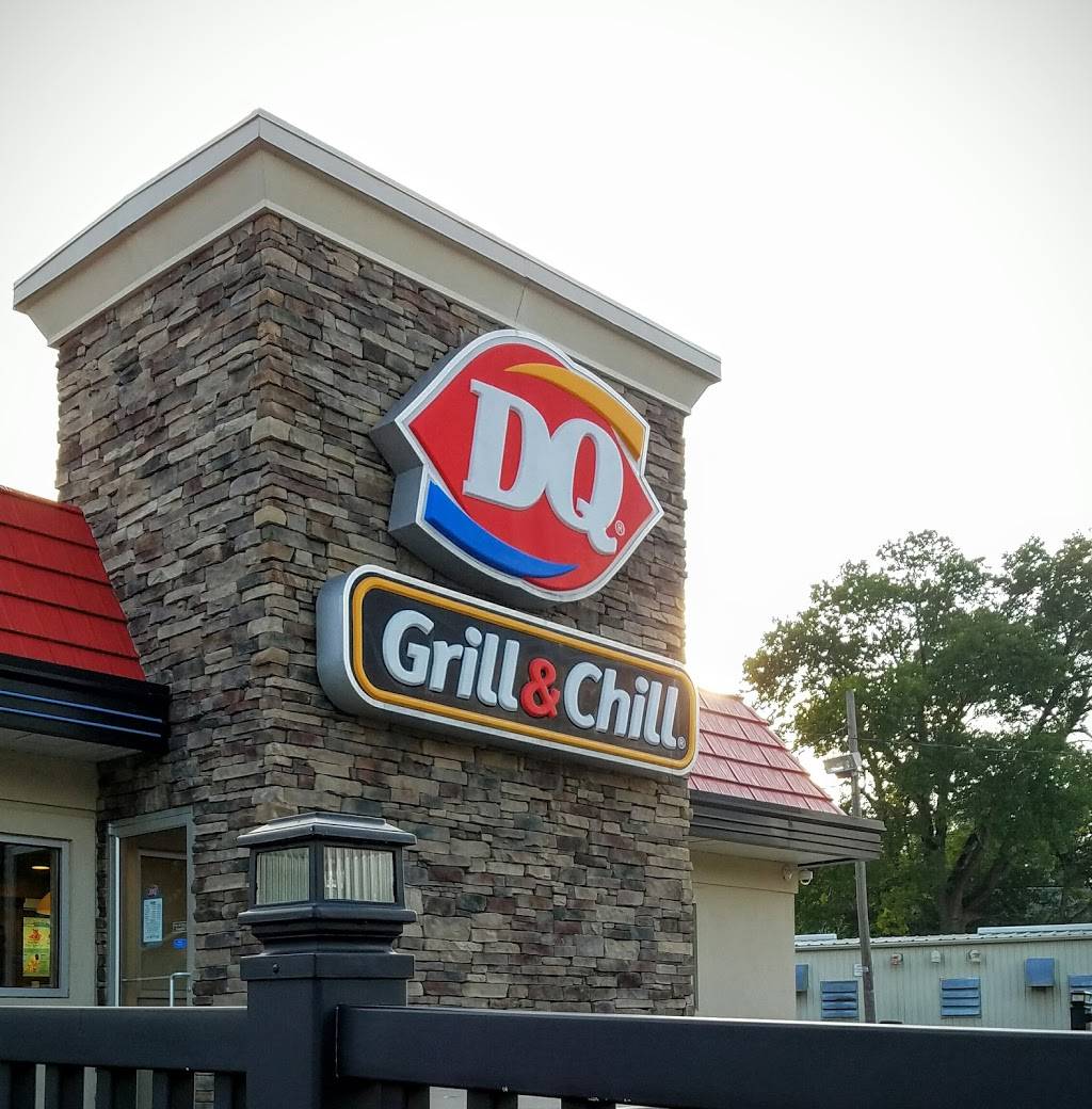 Dairy Queen Grill & Chill | restaurant | 20 State St, Charleston, IL 61920, USA | 2173456886 OR +1 217-345-6886