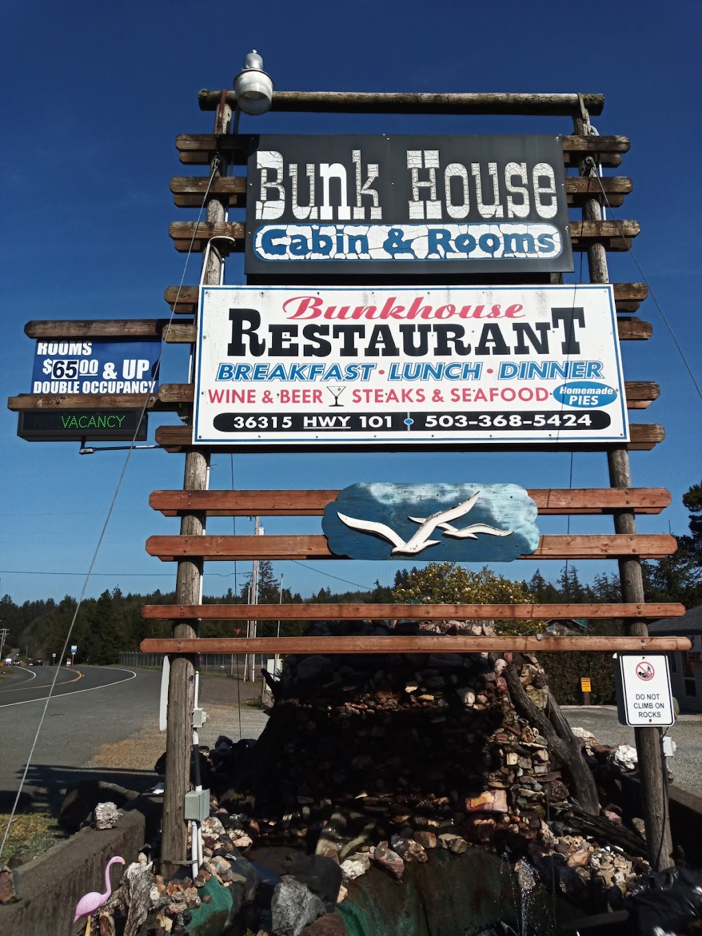 Bunkhouse Restaurant | restaurant | 36315 US-101, Nehalem, OR 97131, USA | 5033685424 OR +1 503-368-5424